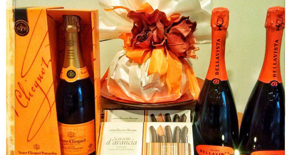 Panettone incarto arancio abbinato con Bellavista e Champagne Veuve Cliquot