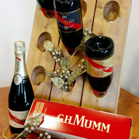 Mmmm… eccelente Mumm Champagne.